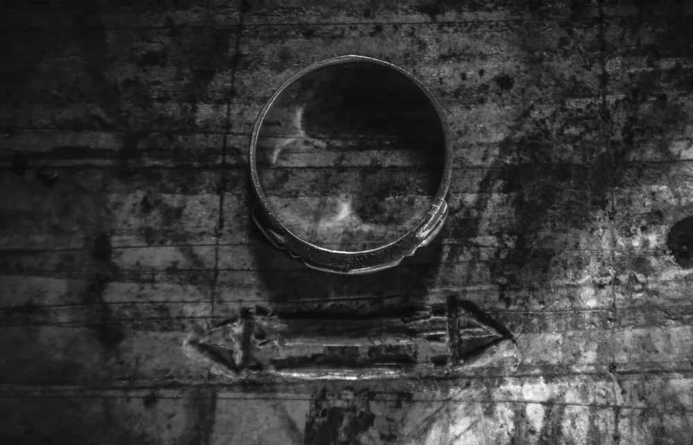 Krzyż Atlantów: Znaczenie, działanie i kontrowersje. Czy warto?