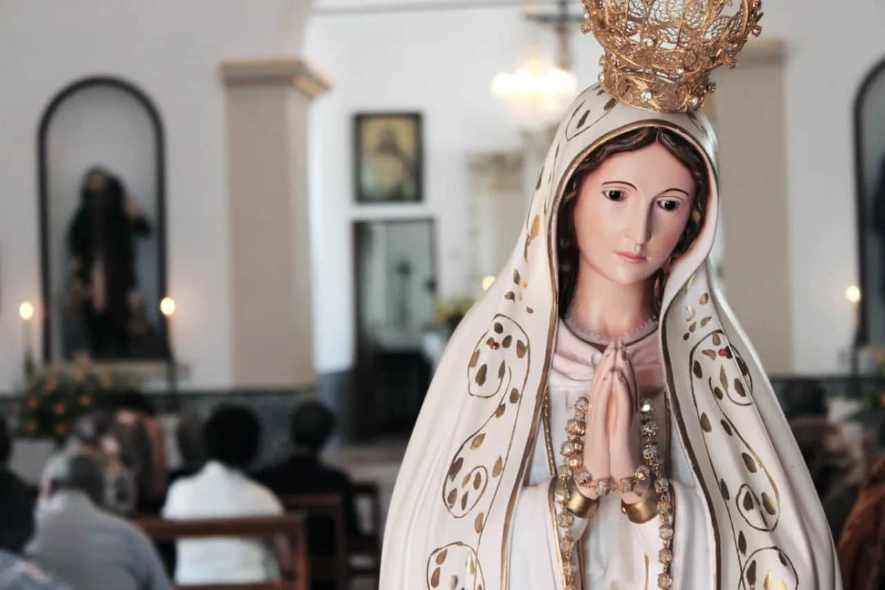 Maryja czy Maria? Kluczowe różnice i poprawne użycie imienia